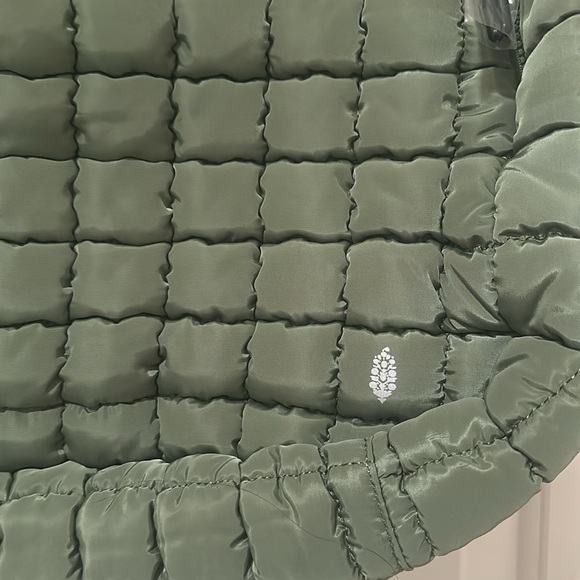 Free People FP Movement Quilted Carryall Bag in Washed Sage π New & Never Worn π - Picture 16 of 17